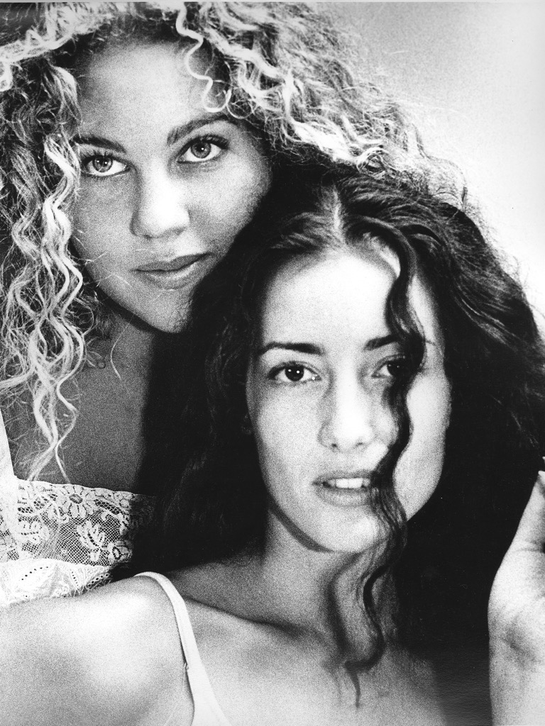 WOMEN IN FRIENDSHIP - 13